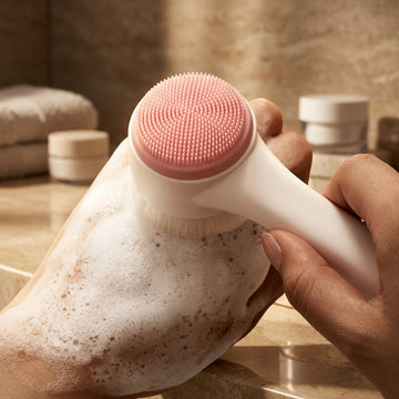 Dual-Sided Silicone Facial Cleansing Brush – Gentle Daily Pore Cleanse
