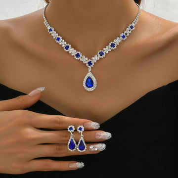 Crystal Droplet Necklace & Earrings Set – Elegant Teardrop Design