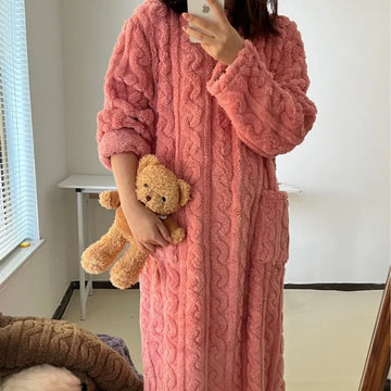 Thickened Coral Fleece Bathrobe – Cosy Winter Warmth