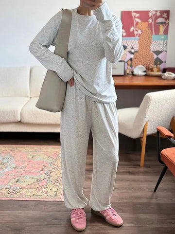 Knitted Long-Sleeve Pants Set – Cosy Autumn Comfort