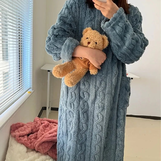 Thickened Coral Fleece Bathrobe – Cosy Winter Warmth