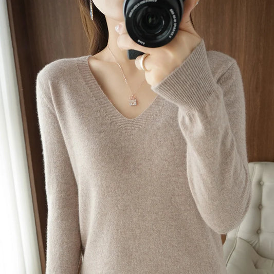 Lace-Trim V-Neck Knit Pullover – Soft Cashmere-Feel